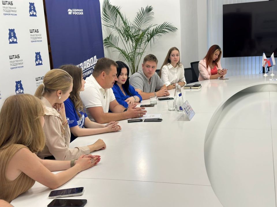 Юрий Нестеренко: Будущее политики России – в надежных руках Юрий Нестеренко: Будущее политики России – в надежных руках