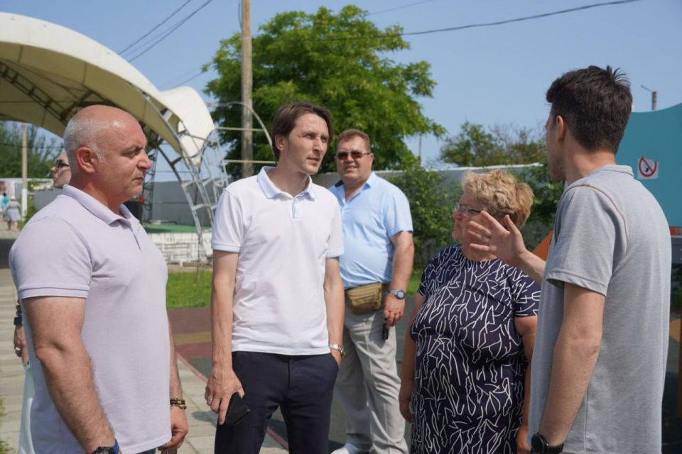 В Керчи с рабочим визитом побывал министр курортов и туризма Республики Крым Сергей Ганзий В Керчи с рабочим визитом побывал министр курортов и туризма Республики Крым Сергей Ганзий