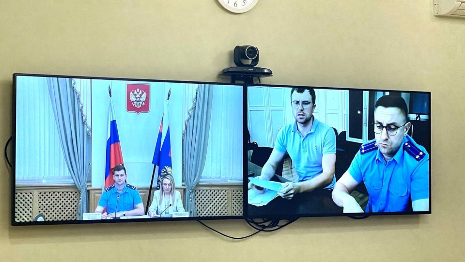 Первый заместитель прокурора Крыма Дмитрий Егоров провел прием предпринимателей Первый заместитель прокурора Крыма Дмитрий Егоров провел прием предпринимателей