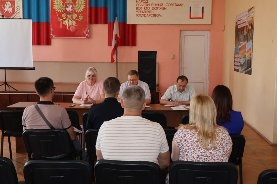 4 июня 2025 года состоялось заседание Антитеррористической комиссии Раздольненского района под руководством заместителя главы Администрации Раздольненского района – главного архитектора района Виктора Мироничева 4 июня 2025 года состоялось заседание Антитеррористической комиссии Раздольненского района под руководством заместителя главы Администрации Раздольненского района – главного архитектора района Виктора Мироничева