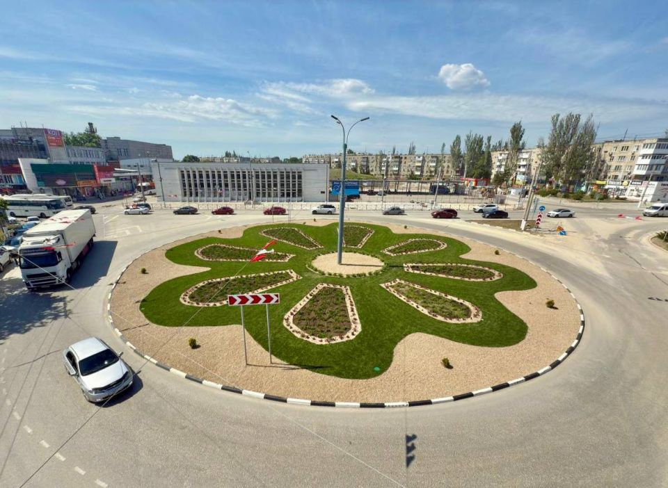 В Керчи завершили озеленение транспортных колец В Керчи завершили озеленение транспортных колец