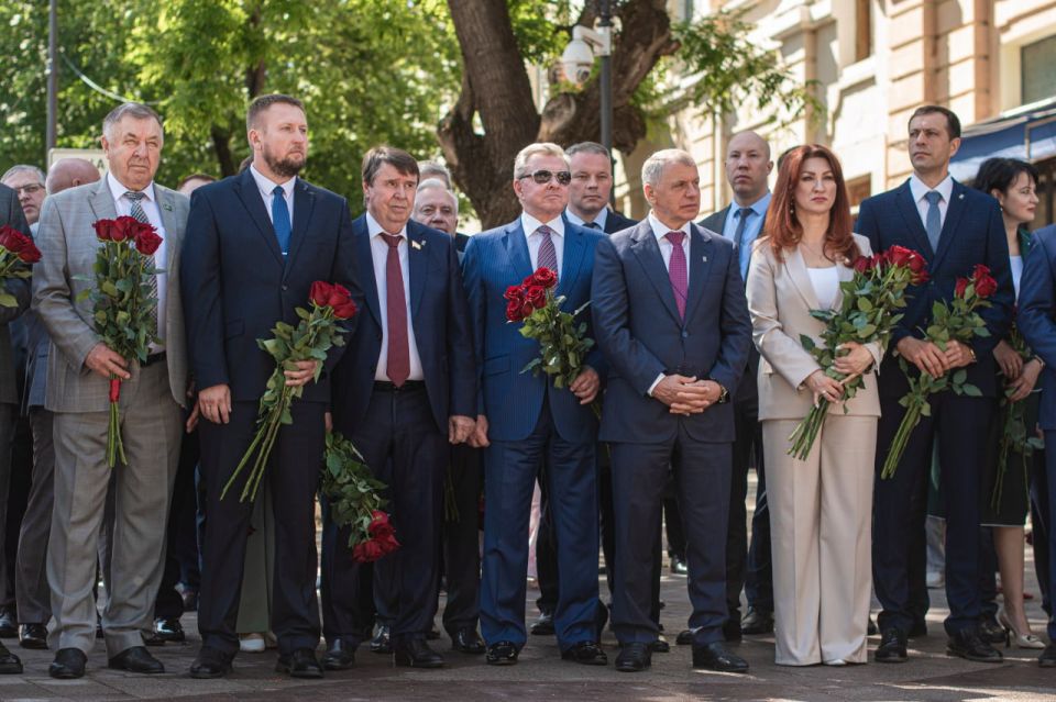 В Симферополе открыли XVIII Международный фестиваль «Великое русское слово»! В Симферополе открыли XVIII Международный фестиваль «Великое русское слово»!