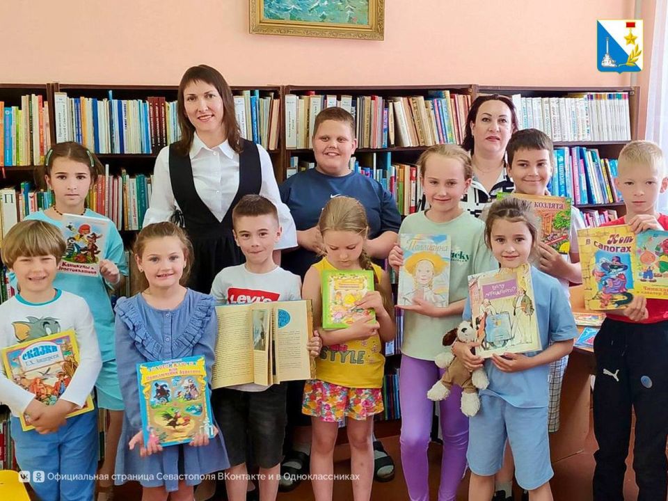 Лидер летнего чтения. Примите участие в семейном конкурсе «Лидер летнего чтения — 2025» Лидер летнего чтения. Примите участие в семейном конкурсе «Лидер летнего чтения — 2025»