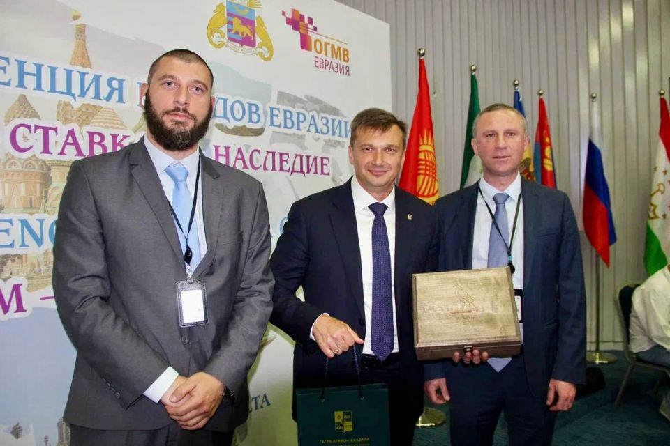 Константин Шимановский: С 5 по 7 июня впервые в Ялте проходит Международная конференция городов Евразии «Потенциал туризма - ставка на наследие»! Радушно принимаем гостей из Аргентины, Мексики, Испании, Турции, Ирана... Константин Шимановский: С 5 по 7 июня впервые в Ялте проходит Международная конференция городов Евразии «Потенциал туризма - ставка на наследие»! Радушно принимаем гостей из Аргентины, Мексики, Испании, Турции, Ирана...