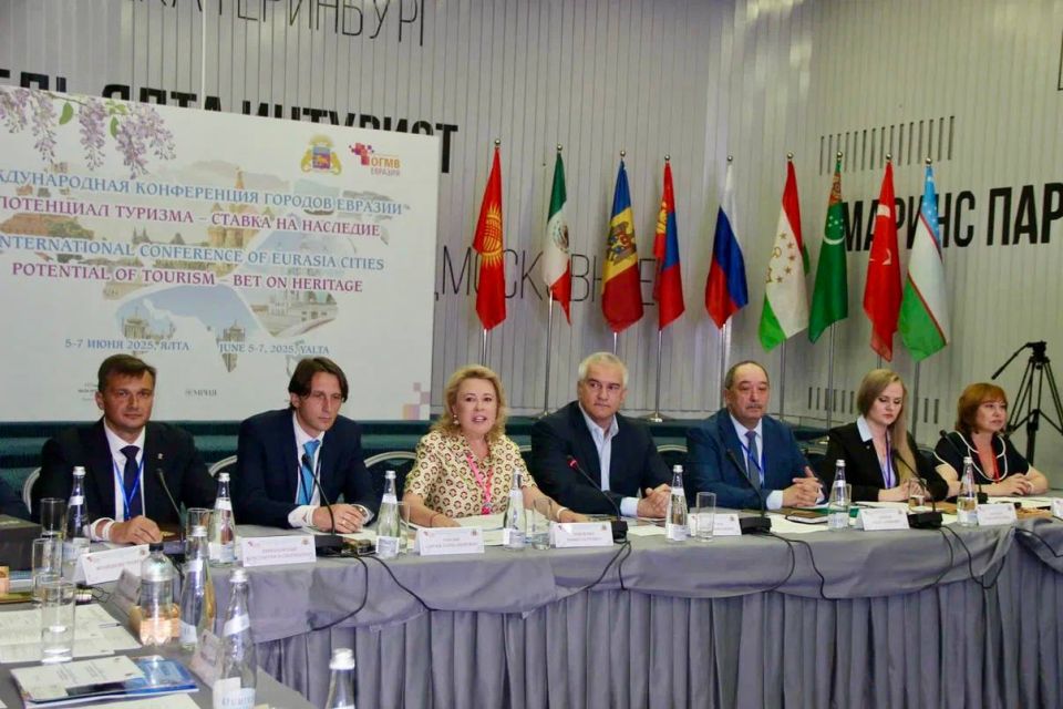 Константин Шимановский: С 5 по 7 июня впервые в Ялте проходит Международная конференция городов Евразии «Потенциал туризма - ставка на наследие»! Радушно принимаем гостей из Аргентины, Мексики, Испании, Турции, Ирана...