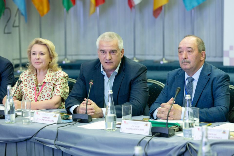 Аксёнов: Крым переживает колоссальные изменения благодаря решениям Президента