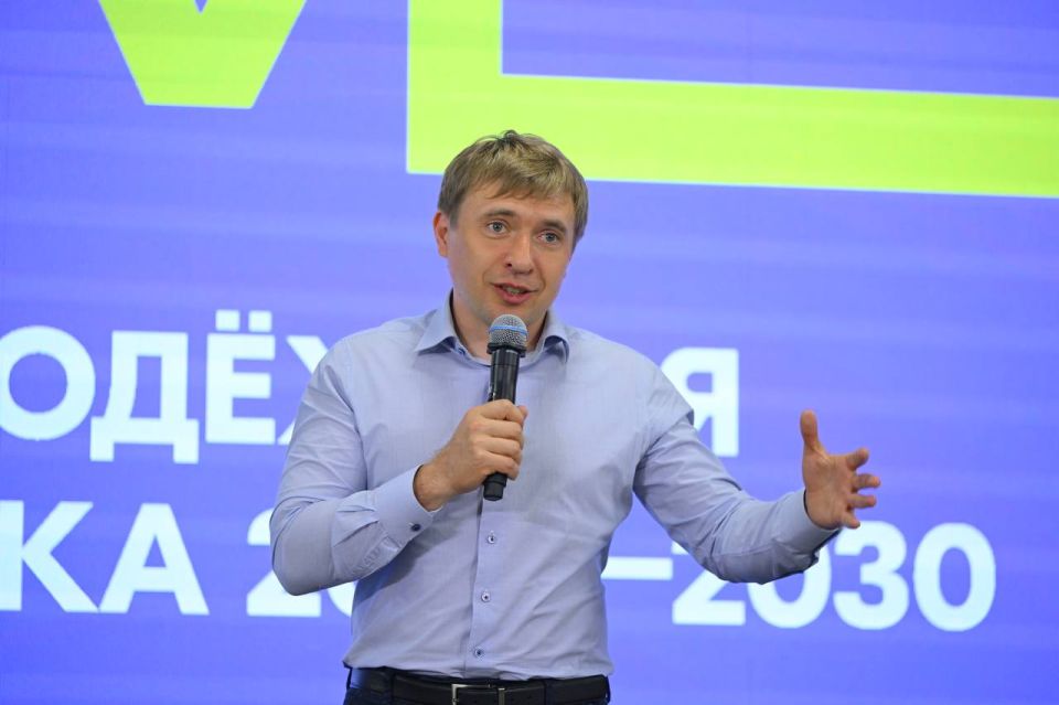 Алексей Зинченко: Первый день Всероссийского семинар-совещания руководителей, реализующих молодежную политику, начался в Омске Алексей Зинченко: Первый день Всероссийского семинар-совещания руководителей, реализующих молодежную политику, начался в Омске