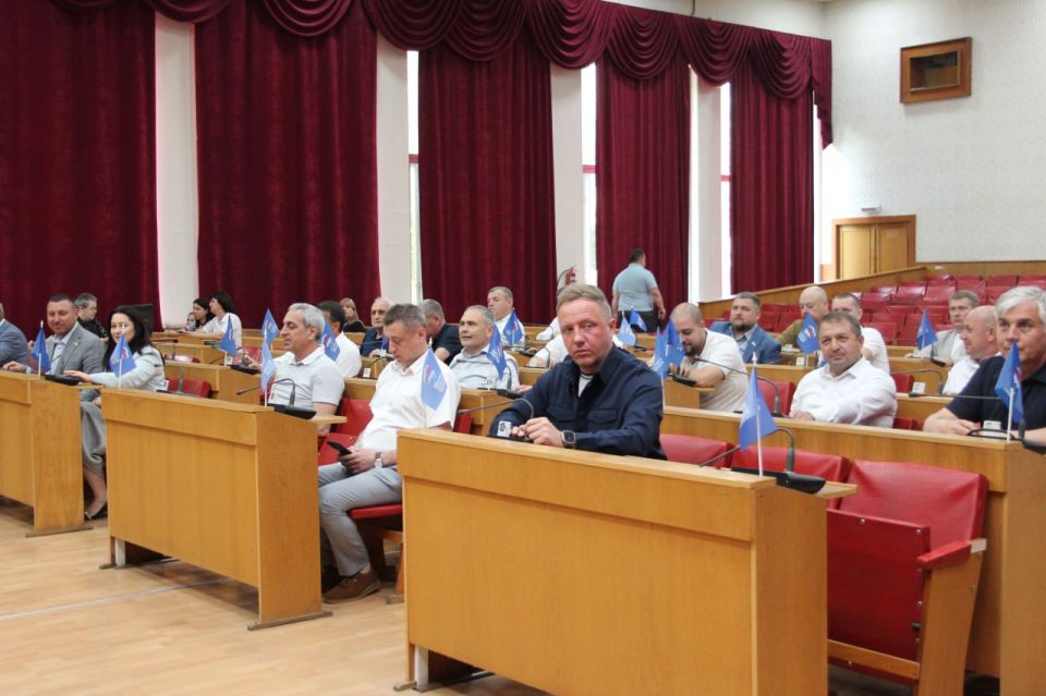 Под руководством главы муниципального образования городской округ Симферополь РК – председателя горсовета Виктор Агеев и при участии главы администрации крымской столицы Михаил Афанасьев сегодня прошли заседание Президиума... Под руководством главы муниципального образования городской округ Симферополь РК – председателя горсовета Виктор Агеев и при участии главы администрации крымской столицы Михаил Афанасьев сегодня прошли заседание Президиума...