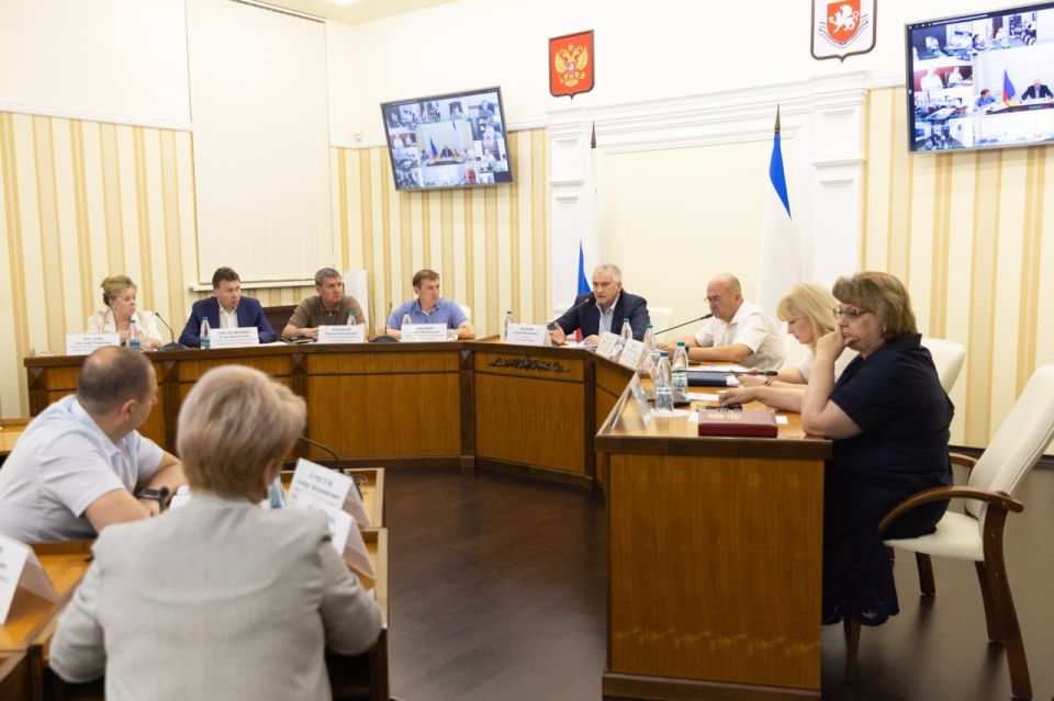 Сергей Аксёнов: В ходе совещания с главами администраций муниципальных образований обсудили работу с обращениями граждан Сергей Аксёнов: В ходе совещания с главами администраций муниципальных образований обсудили работу с обращениями граждан