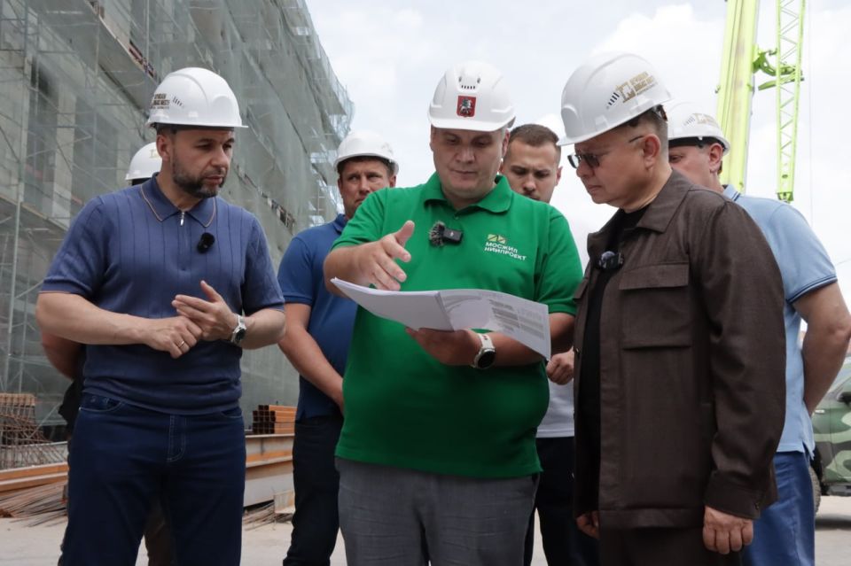 Глава Минстроя Ирек Файзуллин посетил Республику Крым, Севастополь и воссоединенные регионы Глава Минстроя Ирек Файзуллин посетил Республику Крым, Севастополь и воссоединенные регионы