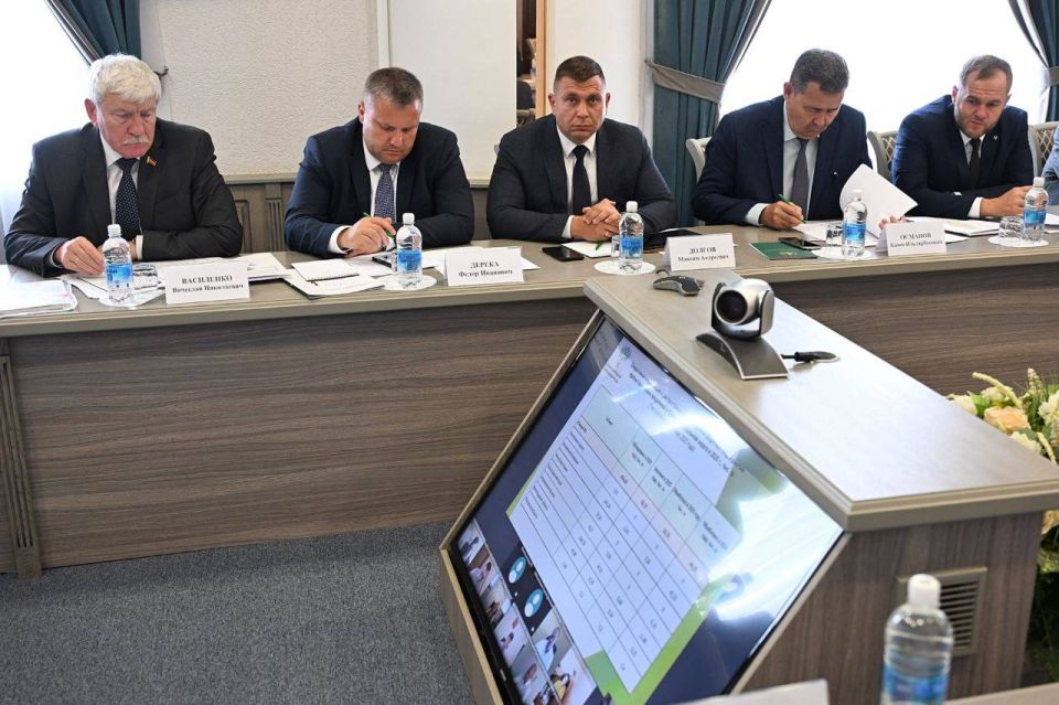 Заместитель министра сельского хозяйства Республики Крым Николай Тютюник принял участие в рабочем совещании под председательством заместителя министра сельского хозяйства Российской Федерации Андрея Разина Заместитель министра сельского хозяйства Республики Крым Николай Тютюник принял участие в рабочем совещании под председательством заместителя министра сельского хозяйства Российской Федерации Андрея Разина
