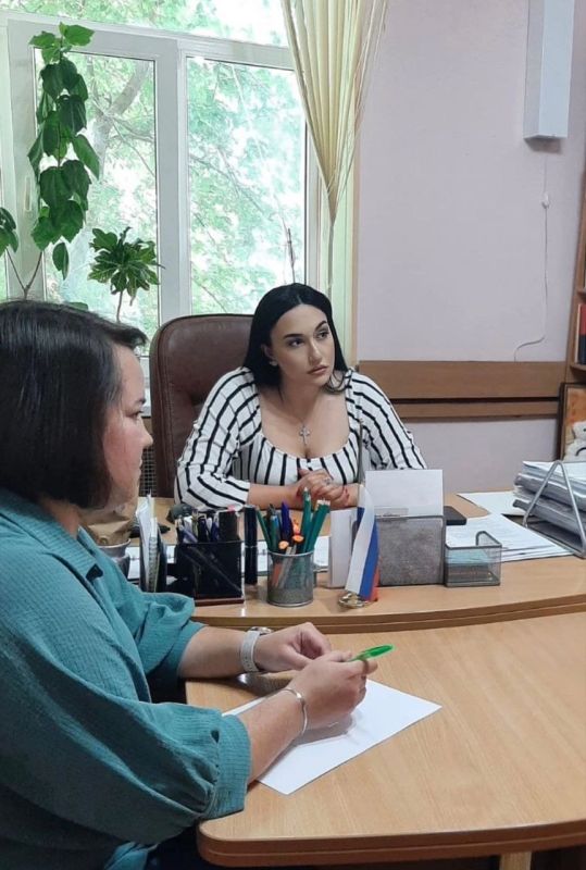 Заместитель председателя Госкомнаца Крыма Айкуи Арутюнян с рабочим визитом посетила город Феодосия Заместитель председателя Госкомнаца Крыма Айкуи Арутюнян с рабочим визитом посетила город Феодосия