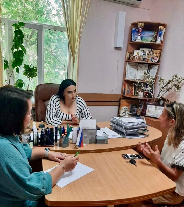 Заместитель председателя Госкомнаца Крыма Айкуи Арутюнян с рабочим визитом посетила город Феодосия Заместитель председателя Госкомнаца Крыма Айкуи Арутюнян с рабочим визитом посетила город Феодосия