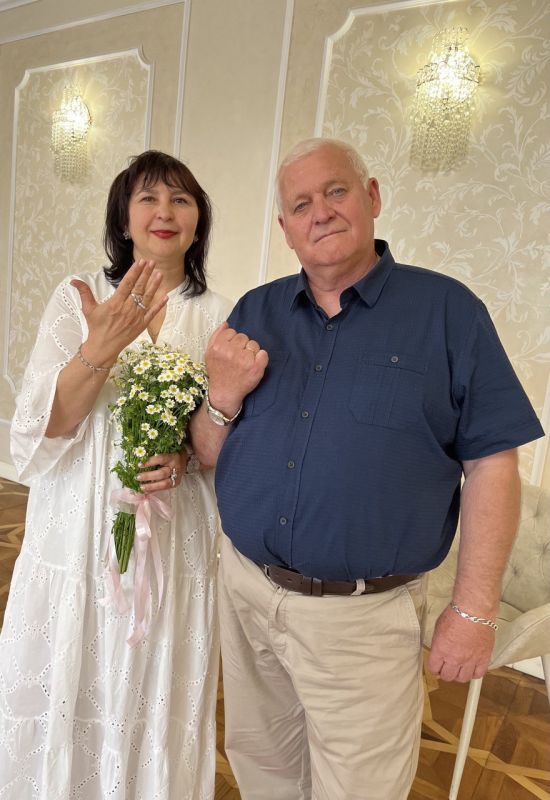 «Серебряные» юбилеи супружеской жизни, практически наравне с «золотыми», являются самыми распространёнными в нашем обществе. «Серебряные» юбилеи супружеской жизни, практически наравне с «золотыми», являются самыми распространёнными в нашем обществе.