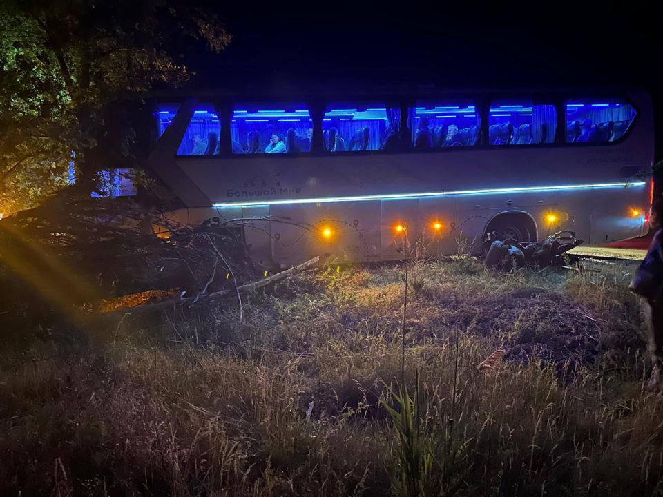 Водитель иномарки погиб после столкновения с автобусом Водитель иномарки погиб после столкновения с автобусом