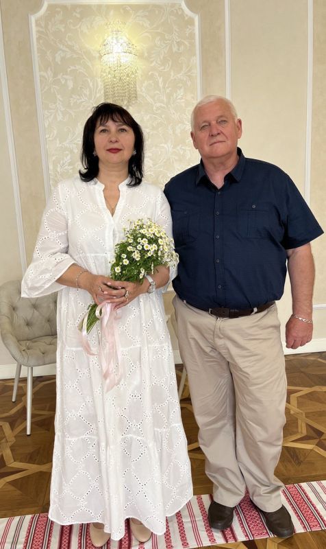 «Серебряные» юбилеи супружеской жизни, практически наравне с «золотыми», являются самыми распространёнными в нашем обществе. «Серебряные» юбилеи супружеской жизни, практически наравне с «золотыми», являются самыми распространёнными в нашем обществе.