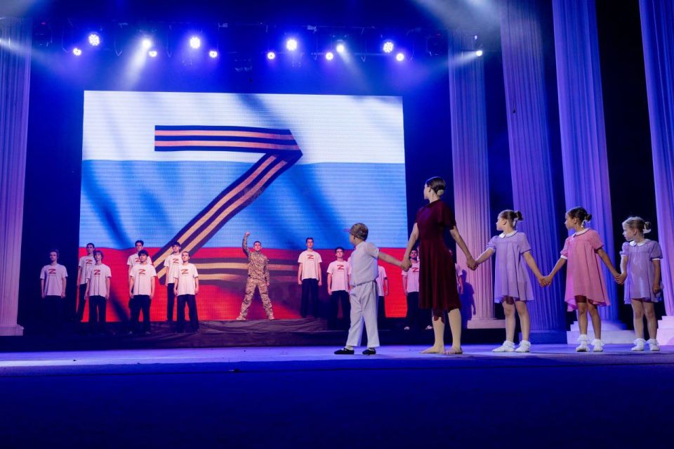 Сергей Петелин: Принял участие в открытии XVIII Фестиваля «Великое Русское слово», который стартовал 4 июня в Крыму Сергей Петелин: Принял участие в открытии XVIII Фестиваля «Великое Русское слово», который стартовал 4 июня в Крыму