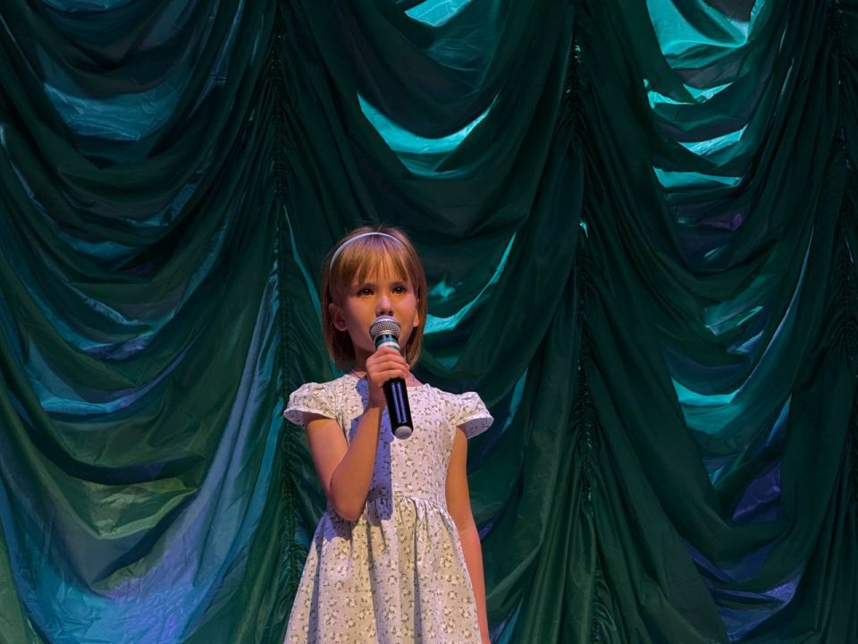 6 июня - день, когда мы почитаем русский язык, богатый, образный, могучий 6 июня - день, когда мы почитаем русский язык, богатый, образный, могучий