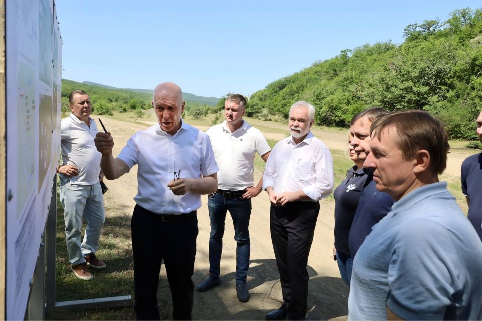 Руководитель Росводресурсов обсудил с властями Крыма развитие водохозяйственного комплекса республики Руководитель Росводресурсов обсудил с властями Крыма развитие водохозяйственного комплекса республики
