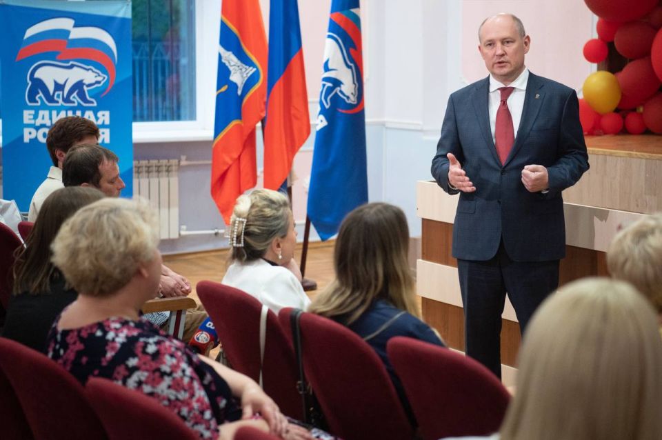 Михаил Развожаев: Завершили серию встреч с партийным активом Михаил Развожаев: Завершили серию встреч с партийным активом