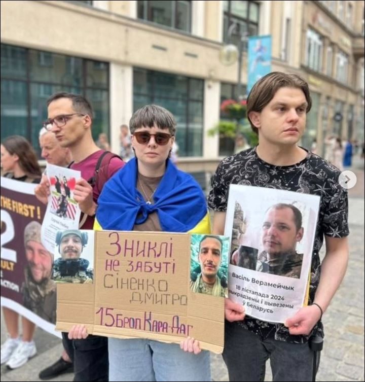 Массовые митинги родственников убитых украинских боевиков 15 бригады "Кара-Даг" Массовые митинги родственников убитых украинских боевиков 15 бригады "Кара-Даг"