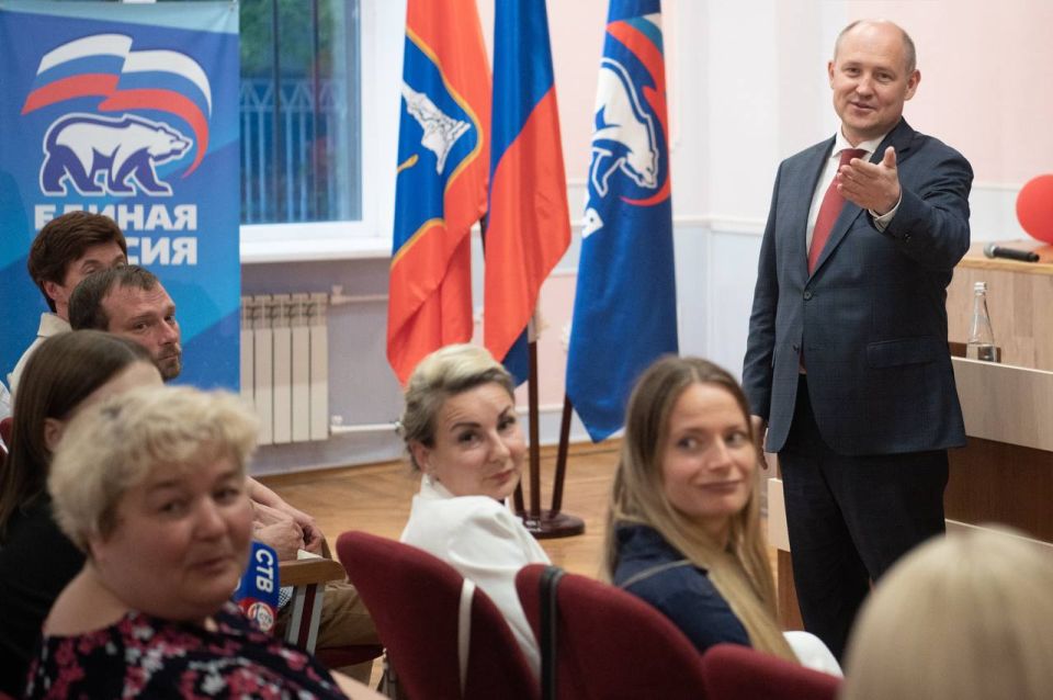 Михаил Развожаев: Завершили серию встреч с партийным активом Михаил Развожаев: Завершили серию встреч с партийным активом