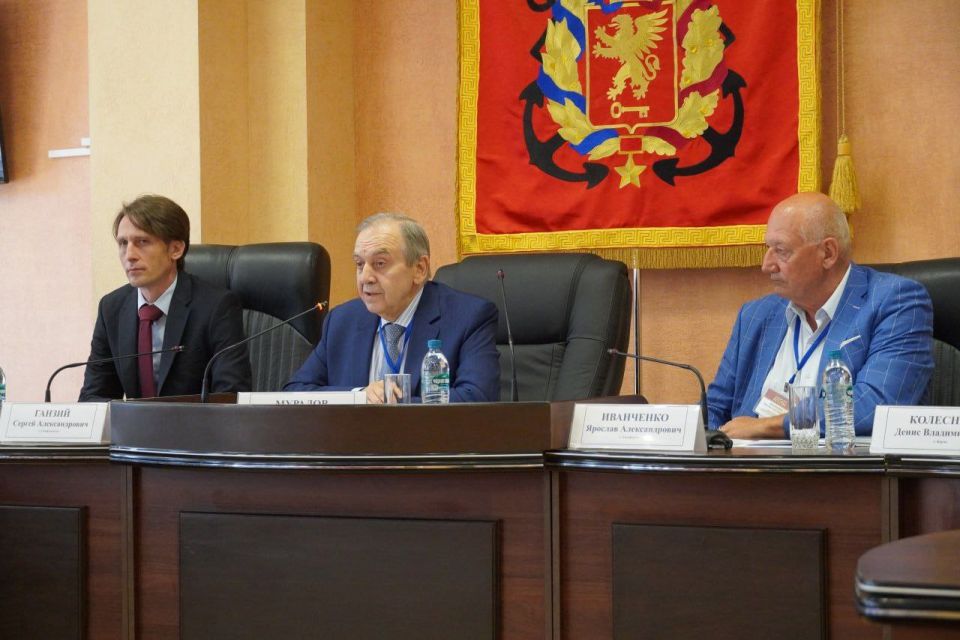 В Керчи проходит Международная конференция «Античное наследие России: вопросы сохранения и популяризации», на которой обсуждается определение туристского маршрута «Золотое кольцо Боспорского царства» в качестве национального... В Керчи проходит Международная конференция «Античное наследие России: вопросы сохранения и популяризации», на которой обсуждается определение туристского маршрута «Золотое кольцо Боспорского царства» в качестве национального...