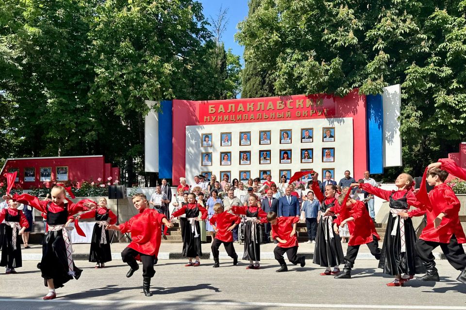 Владимир Немцев: Сегодня в День Балаклавского муниципального округа принял участие в торжественном открытии обновлённой Доски Почёта Балаклавского МО Владимир Немцев: Сегодня в День Балаклавского муниципального округа принял участие в торжественном открытии обновлённой Доски Почёта Балаклавского МО