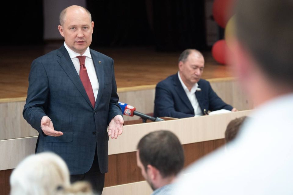 Михаил Развожаев: Завершили серию встреч с партийным активом Михаил Развожаев: Завершили серию встреч с партийным активом