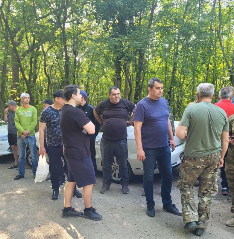 Галина Огнёва: Состоялся субботник по санитарной очистке долины реки Улу-Узень Галина Огнёва: Состоялся субботник по санитарной очистке долины реки Улу-Узень