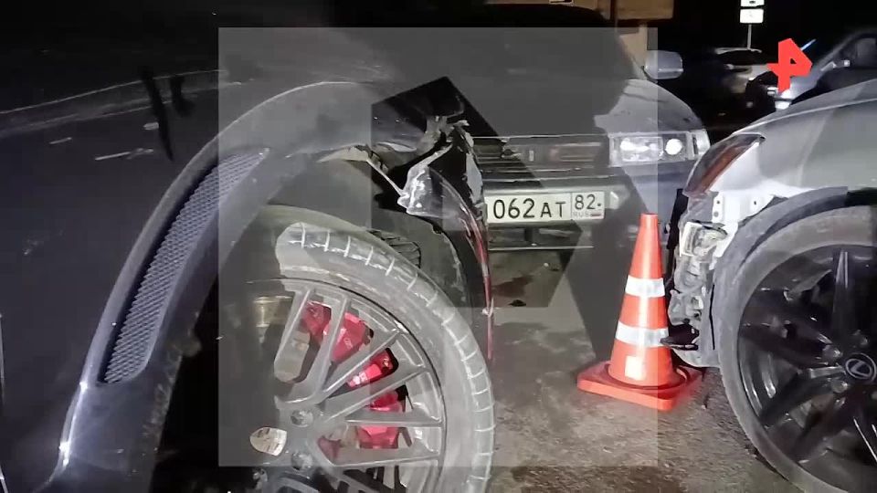 Водитель на Porsche въехал в пять припаркованных автомобилей в Севастополе