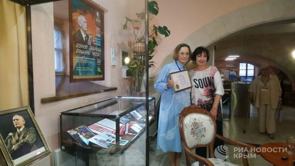 Новую звезду открыли на Аллее славы в Керчи Новую звезду открыли на Аллее славы в Керчи