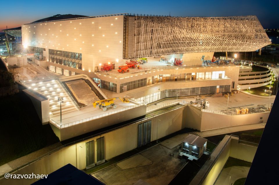 Михаил Развожаев: На мысе Хрустальном завершается благоустройство территории возле строящегося музейного комплекса Российской галереи искусств Михаил Развожаев: На мысе Хрустальном завершается благоустройство территории возле строящегося музейного комплекса Российской галереи искусств