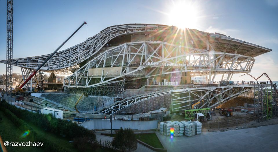 Михаил Развожаев: На мысе Хрустальном завершается благоустройство территории возле строящегося музейного комплекса Российской галереи искусств Михаил Развожаев: На мысе Хрустальном завершается благоустройство территории возле строящегося музейного комплекса Российской галереи искусств