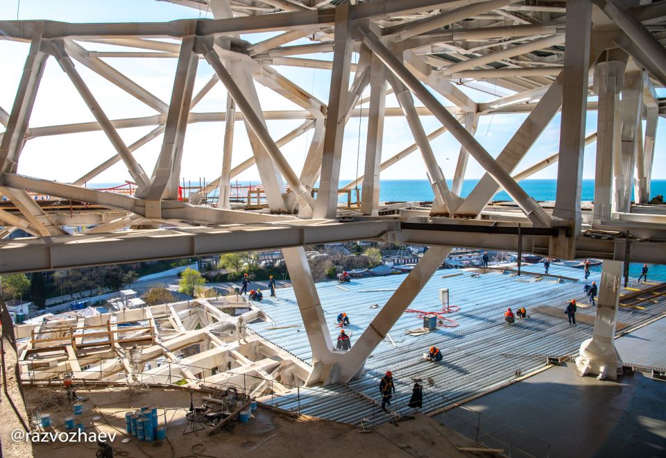 Михаил Развожаев: На мысе Хрустальном завершается благоустройство территории возле строящегося музейного комплекса Российской галереи искусств Михаил Развожаев: На мысе Хрустальном завершается благоустройство территории возле строящегося музейного комплекса Российской галереи искусств