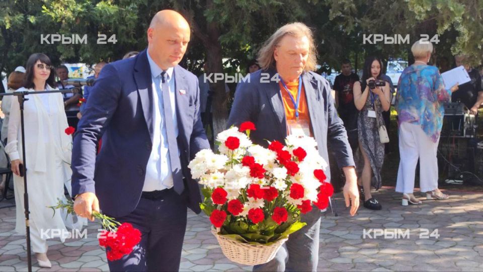 На Аллее звёзд в Керчи появилось новое имя На Аллее звёзд в Керчи появилось новое имя