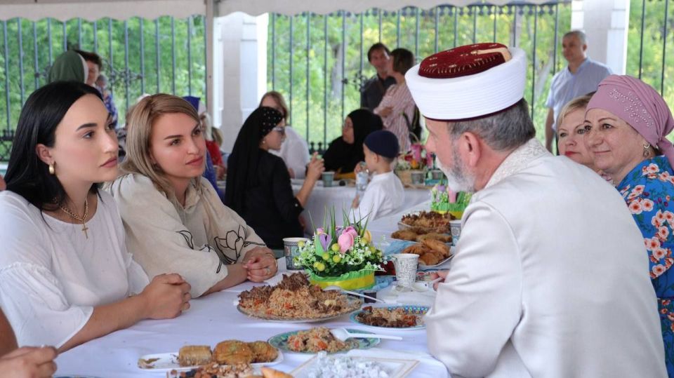 В Симферополе отметили Курбан-байрам В Симферополе отметили Курбан-байрам
