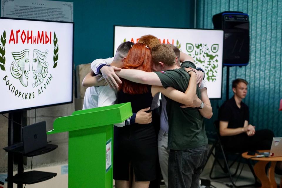 Алексей Зинченко: Нахожусь в пути из командировки, но душой я на интеллектуально-дискуссионной игре «АГОНиМЫ» Алексей Зинченко: Нахожусь в пути из командировки, но душой я на интеллектуально-дискуссионной игре «АГОНиМЫ»