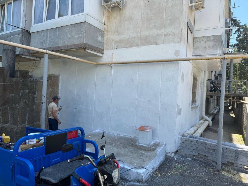 Кирилл Чебышев: В нашем городе усилена работа по закрашиванию граффити на фасадах многоквартирных домов, подпорных стен, зданий и сооружений Кирилл Чебышев: В нашем городе усилена работа по закрашиванию граффити на фасадах многоквартирных домов, подпорных стен, зданий и сооружений