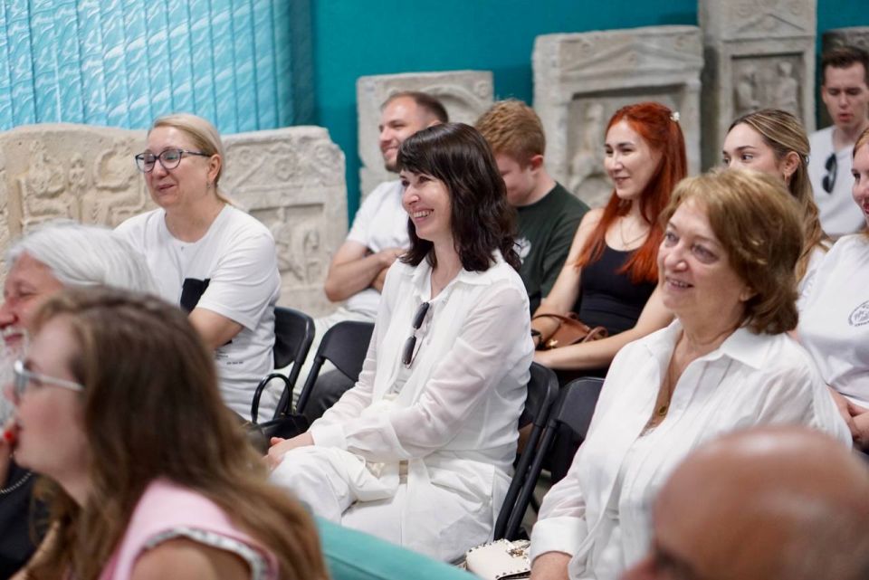 В Керчи прошёл супер-финал Интеллектуально-дискуссионной игры «АГОНиМЫ» в рамках Фестиваля античного искусства «Боспорские агоны» В Керчи прошёл супер-финал Интеллектуально-дискуссионной игры «АГОНиМЫ» в рамках Фестиваля античного искусства «Боспорские агоны»