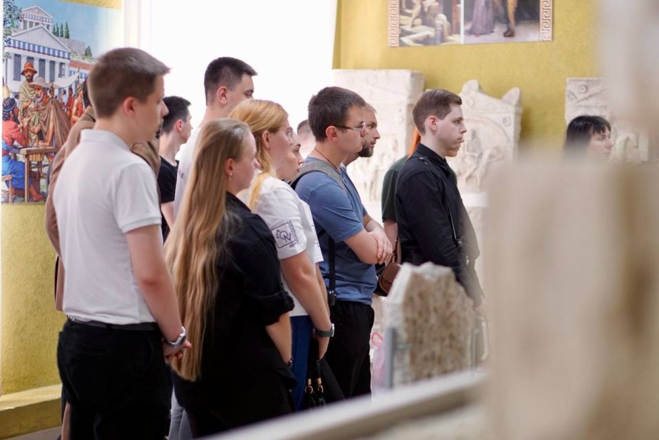 Алексей Зинченко: Нахожусь в пути из командировки, но душой я на интеллектуально-дискуссионной игре «АГОНиМЫ» Алексей Зинченко: Нахожусь в пути из командировки, но душой я на интеллектуально-дискуссионной игре «АГОНиМЫ»