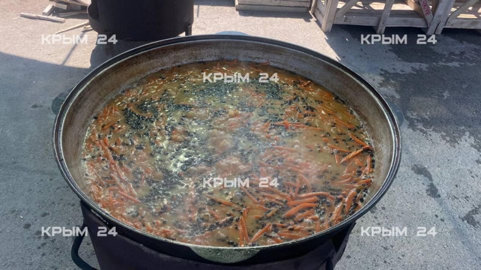 На территории Соборной мечети Крыма впервые отмечают Курбан-Байрам На территории Соборной мечети Крыма впервые отмечают Курбан-Байрам
