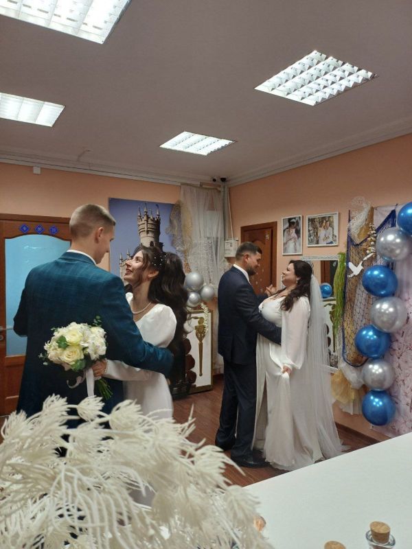 В Ялтинском городском отделе ЗАГС состоялось открытие свадебного сезона - регистрация браков по отдельному сценарию бракосочетания В Ялтинском городском отделе ЗАГС состоялось открытие свадебного сезона - регистрация браков по отдельному сценарию бракосочетания