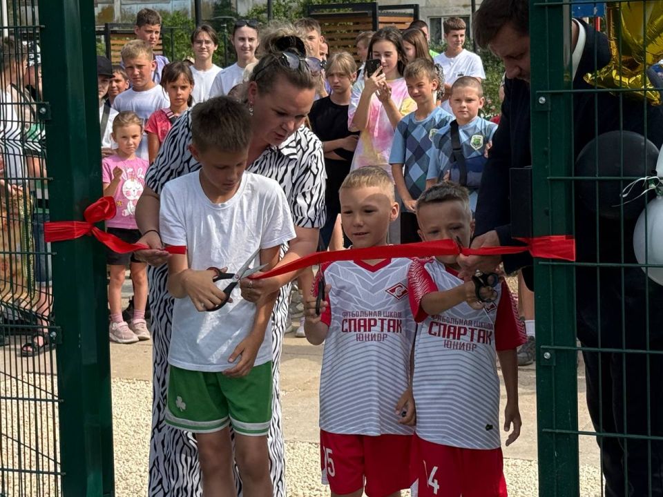 Новое футбольное поле в с. Ромашкино – для спорта и здоровья! Новое футбольное поле в с. Ромашкино – для спорта и здоровья!