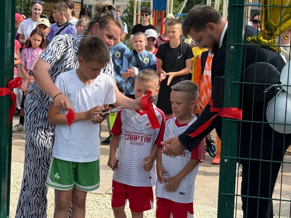 Новое футбольное поле в с. Ромашкино – для спорта и здоровья! Новое футбольное поле в с. Ромашкино – для спорта и здоровья!