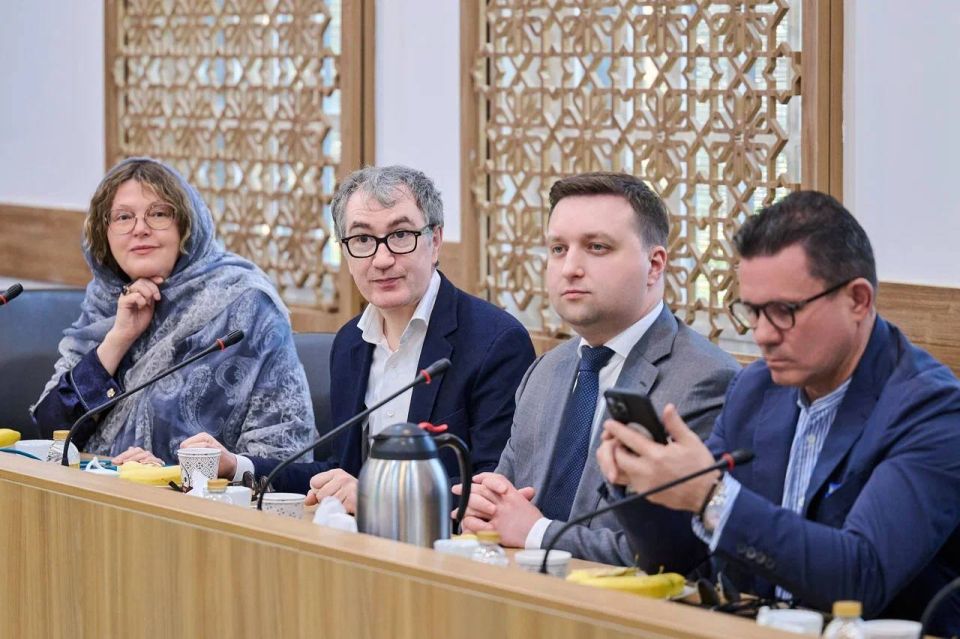 Ольга Любимова: Провели заседание Комитета по культуре Россия-Иран вместе с Главой Организации исламской культуры и связей Мохаммадом Мехди Иманипуром Ольга Любимова: Провели заседание Комитета по культуре Россия-Иран вместе с Главой Организации исламской культуры и связей Мохаммадом Мехди Иманипуром