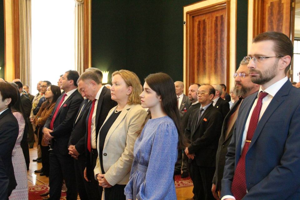 Сегодня в Посольстве состоялся торжественный приём по случаю государственного праздника – Дня России Сегодня в Посольстве состоялся торжественный приём по случаю государственного праздника – Дня России