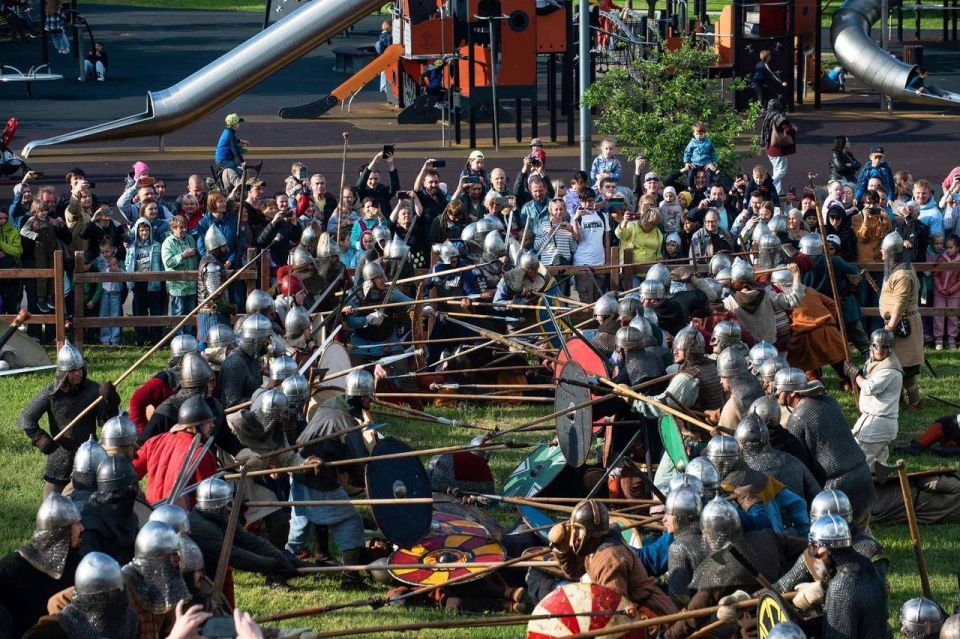 В рамках «Лета в Москве» начался масштабный исторический фестиваль «Времена и эпохи», посвященный Году защитника Отечества В рамках «Лета в Москве» начался масштабный исторический фестиваль «Времена и эпохи», посвященный Году защитника Отечества