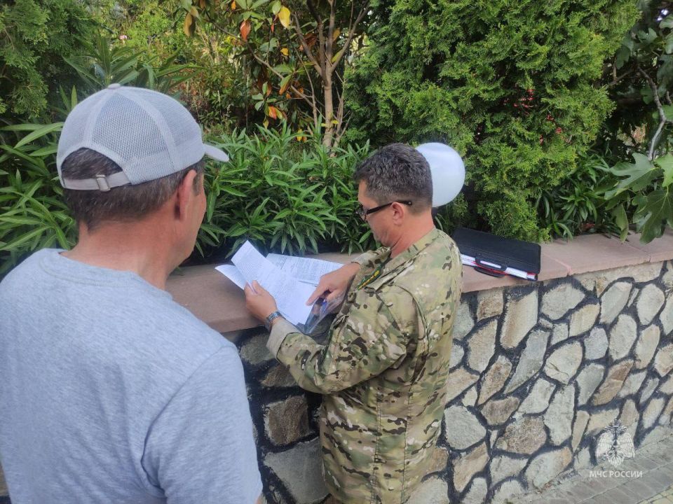 В Крыму дознаватели МЧС России нашли виновника пожара В Крыму дознаватели МЧС России нашли виновника пожара