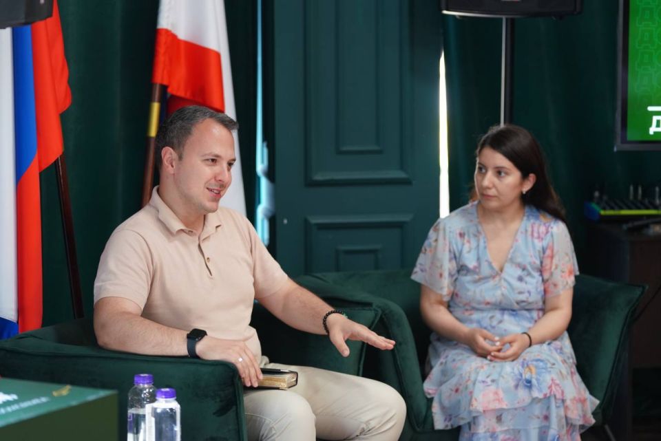 Алексей Зинченко: Провели традиционную встречу с представителями НКО и молодежных организаций Алексей Зинченко: Провели традиционную встречу с представителями НКО и молодежных организаций